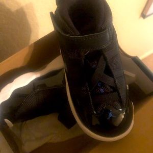 Jordan (6 rings) size 8c brand new black and blue